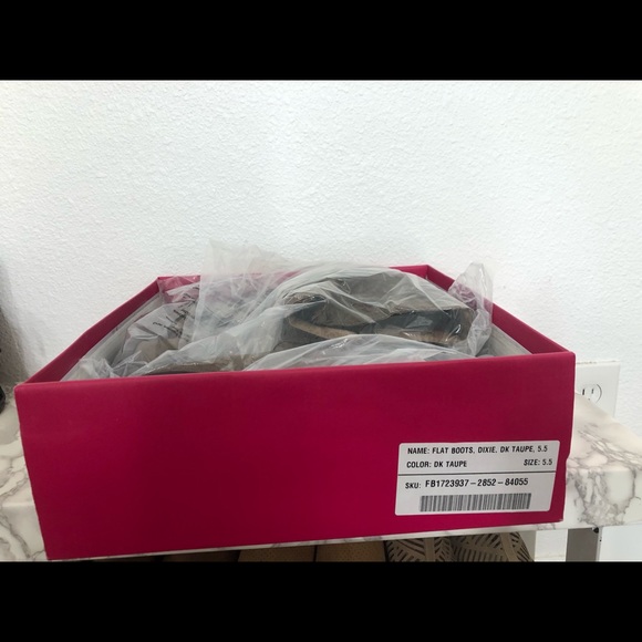 Taupe boots - Picture 4 of 4